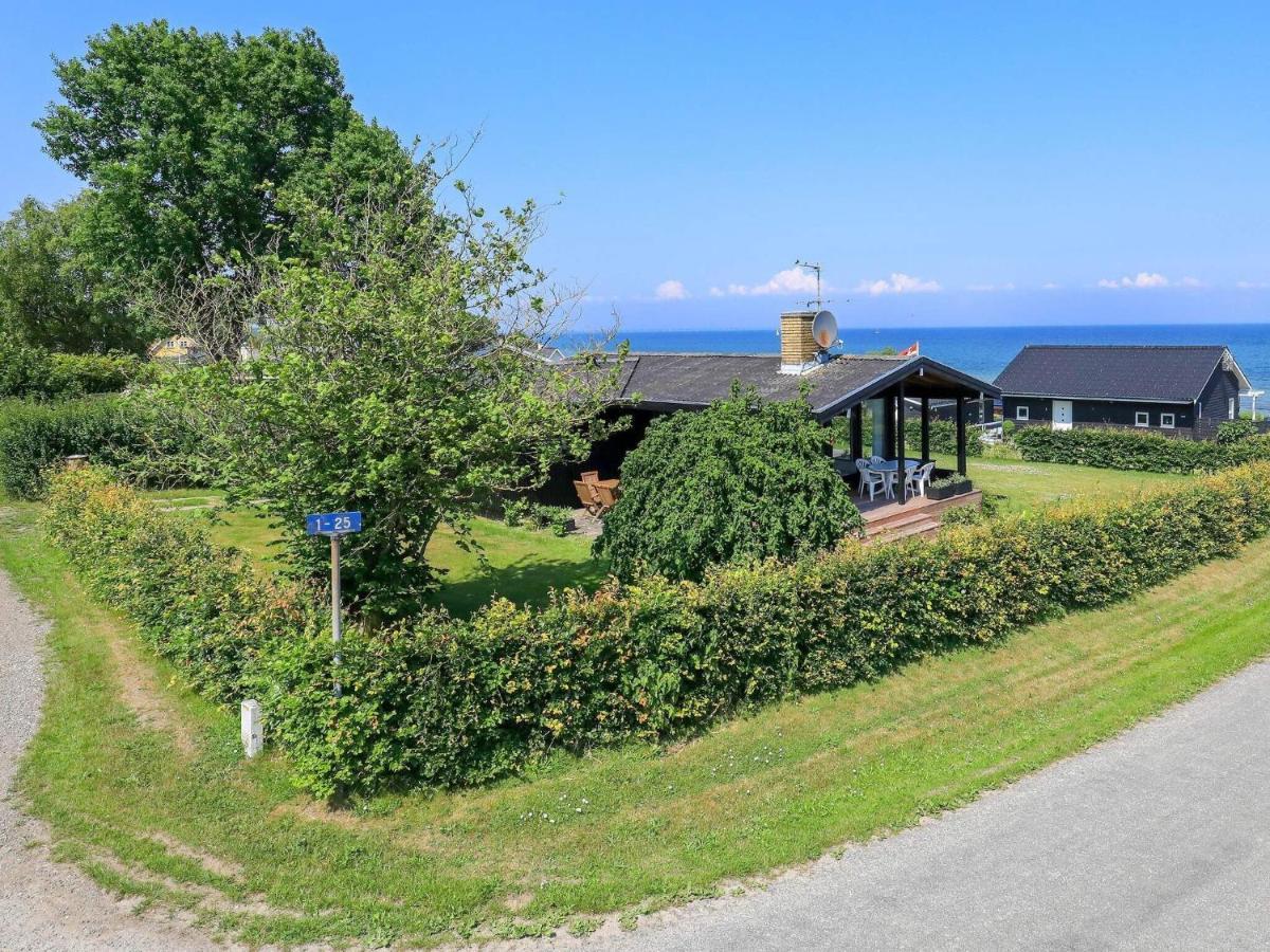 6 Person Holiday Home In Hesselager Eksteriør bilde